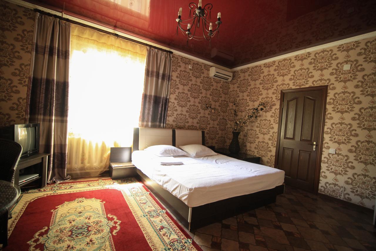 Carzone Motel Bishkek Exterior photo